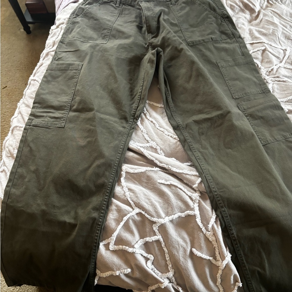 No Boundaries Dark Green Cargo Pants